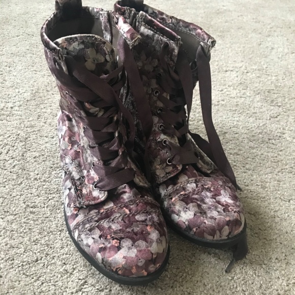🍁Satin Ribbon Lace Up Velvet Floral Boots - Picture 6 of 11